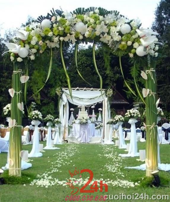 Dịch vụ cưới hỏi 24h trọn vẹn ngày vui chuyên trang trí nhà đám cưới hỏi và nhà hàng tiệc cưới | Cổng cưới hoa tươi tông xanh lá mát rượi